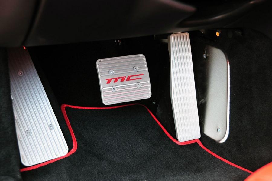  Maserati GranTurismo MC 2012 года  (фото 10 из 27)